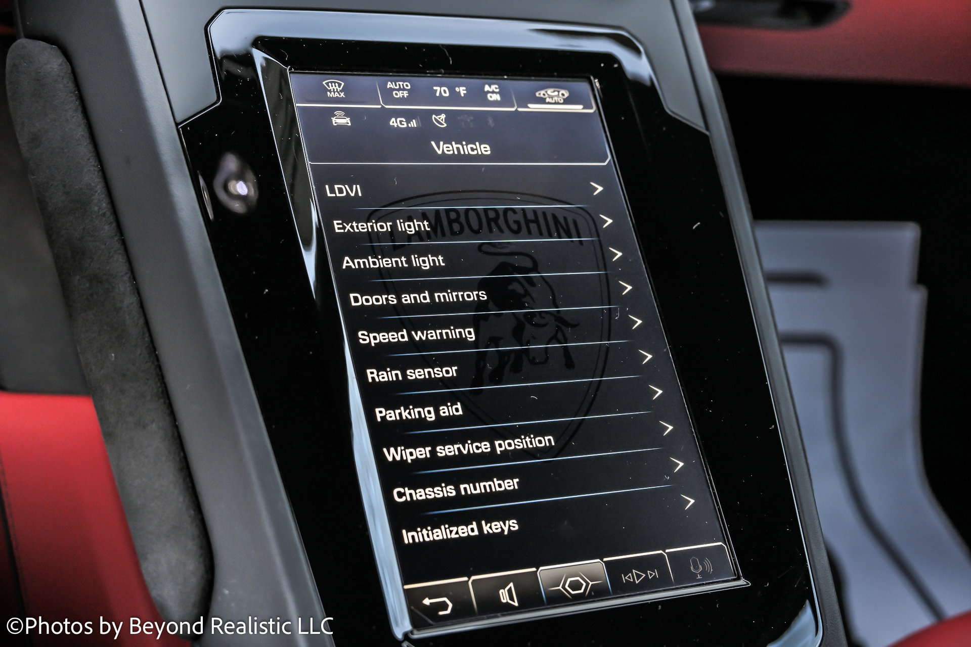 Used 2024 Lamborghini Huracan EVO image 38