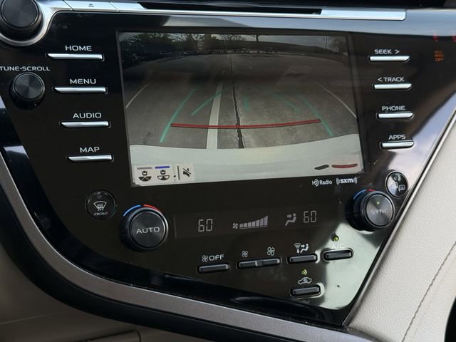 Used 2019 Toyota Camry XLE image 18