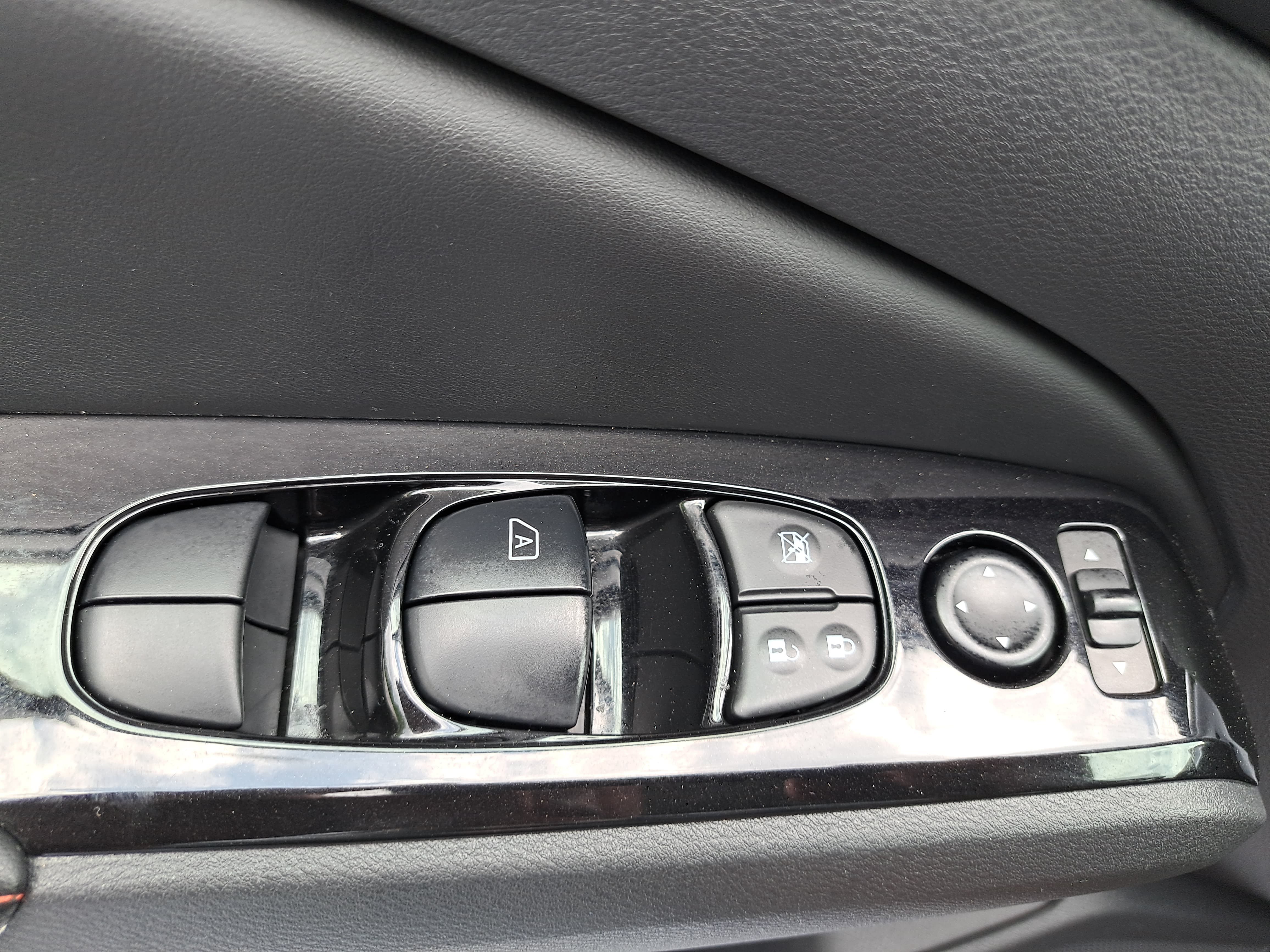 Used 2025 Nissan Altima 2.5 SR w/ SR Premium Package FWD image 28