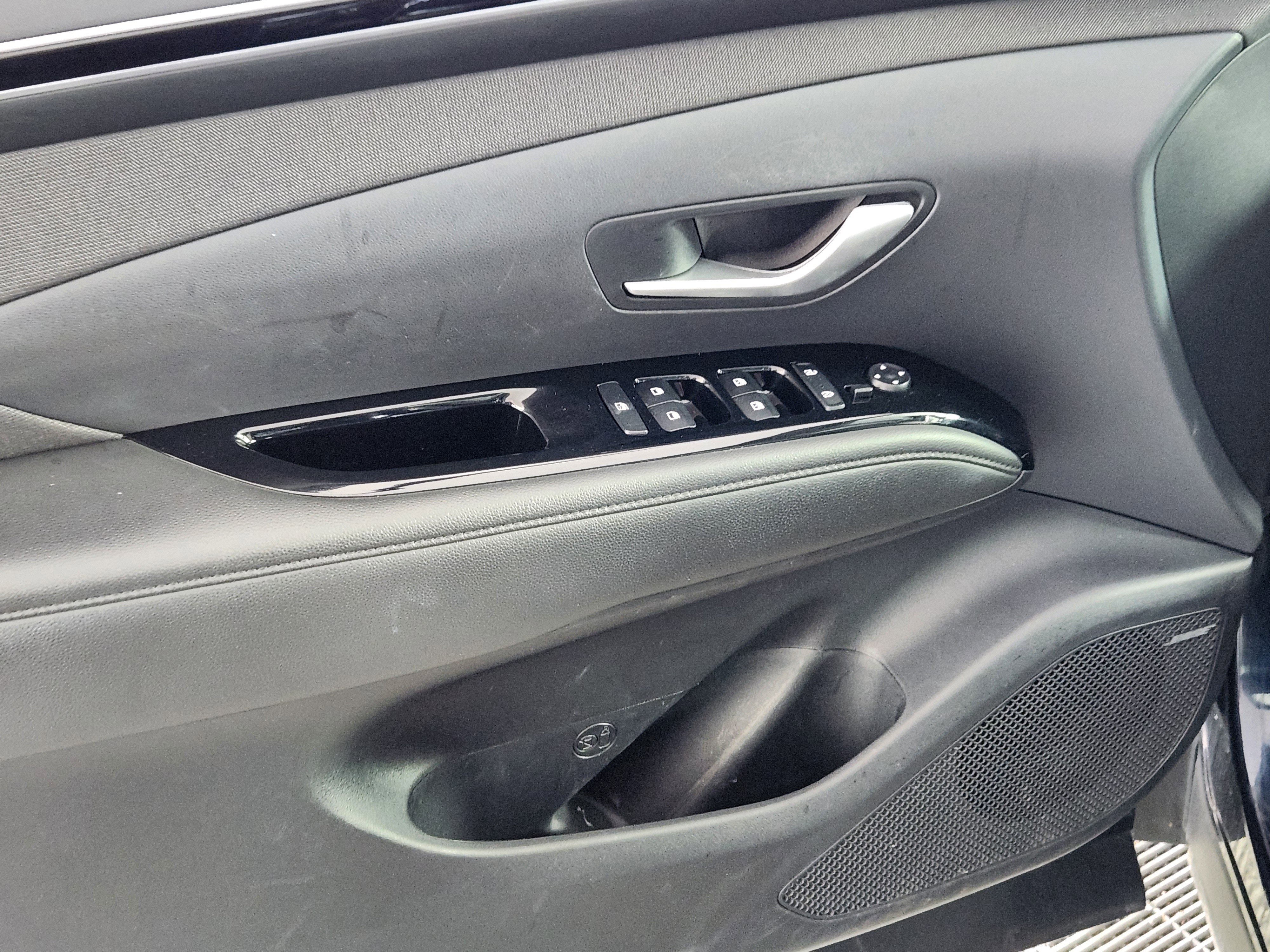 Used 2023 Hyundai Tucson Limited image 16
