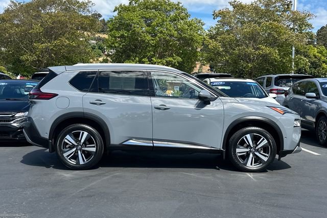 Used 2023 Nissan Rogue Platinum w/ Platinum Premium Package image 2