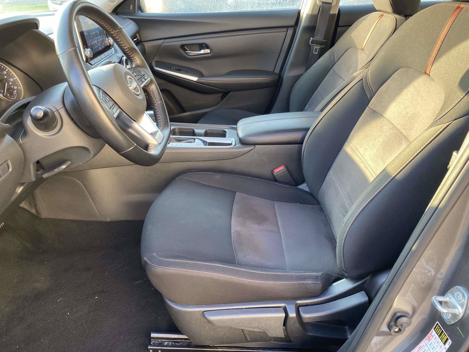 Used 2025 Nissan Sentra SR FWD image 25