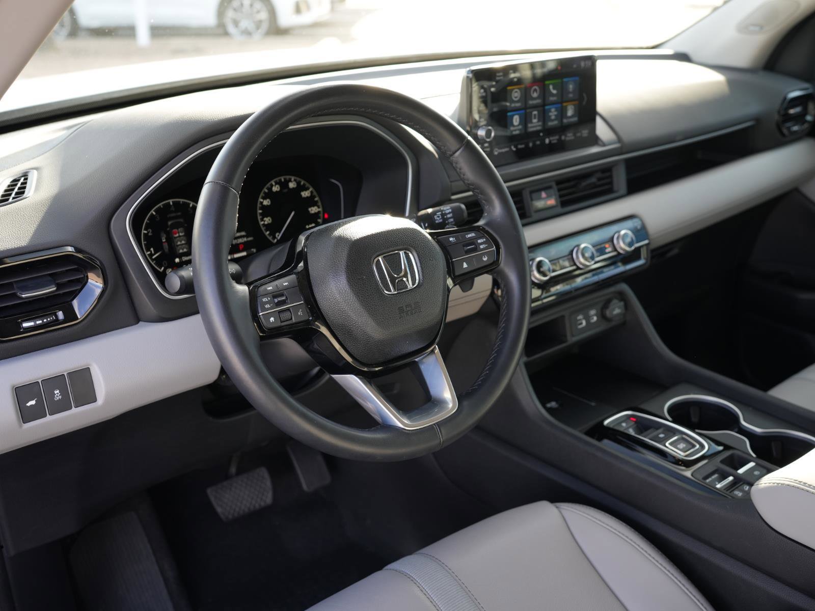 Used 2023 Honda Pilot Touring image 14