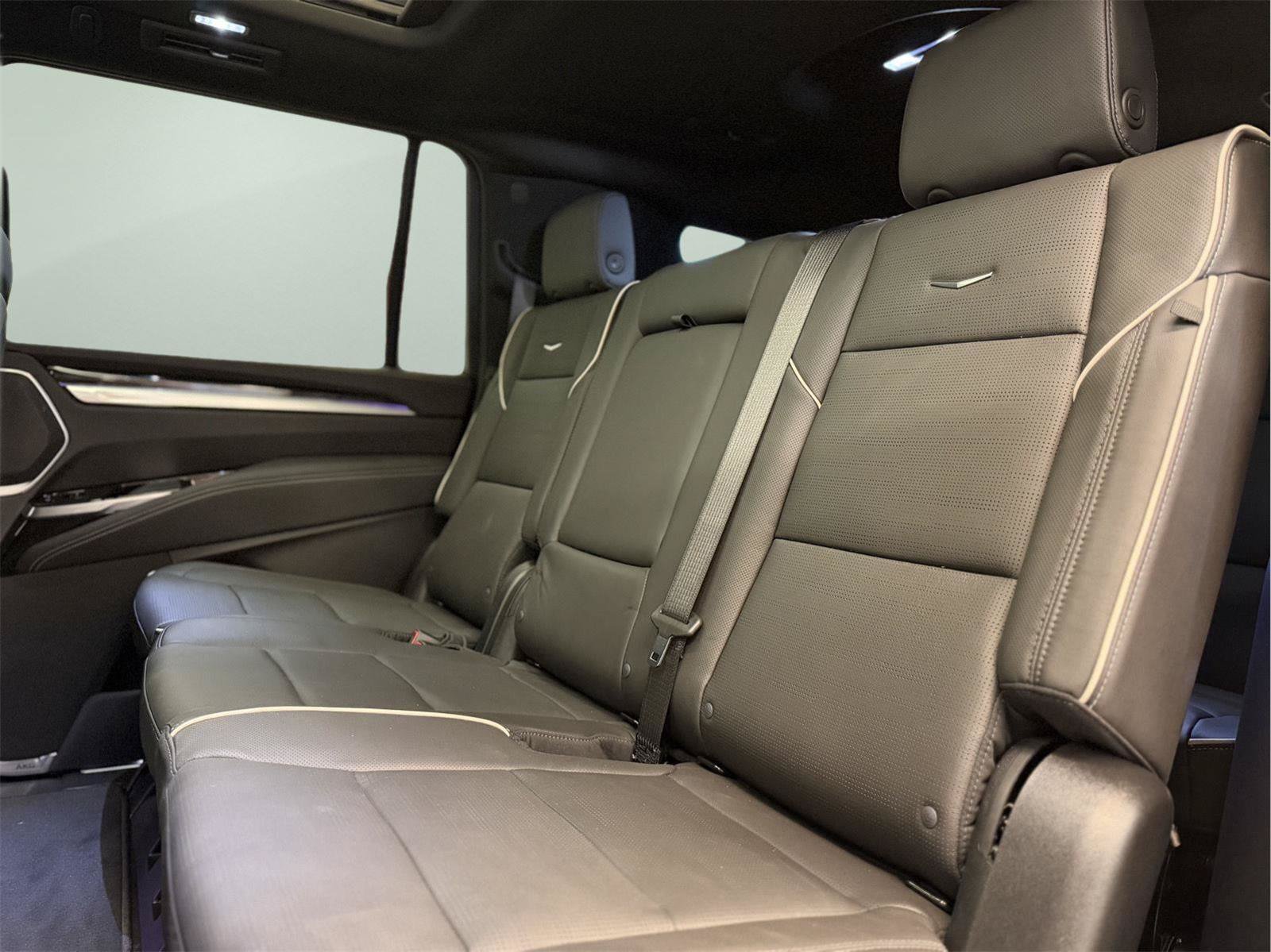 Used 2026 Cadillac Escalade ESV Sport AWD/4WD image 32