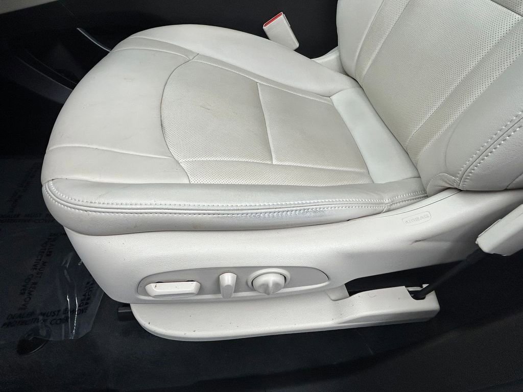 Used 2024 Buick Enclave Essence w/ Experience Buick Package image 14