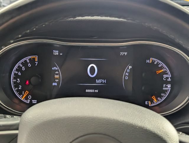 Used 2020 Jeep Grand Cherokee Laredo RWD image 16