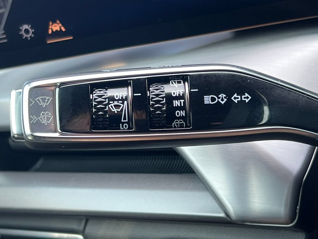 New 2027 Cadillac Vistiq Sport w/ LPO, Floor Liner Package AWD/4WD image 18