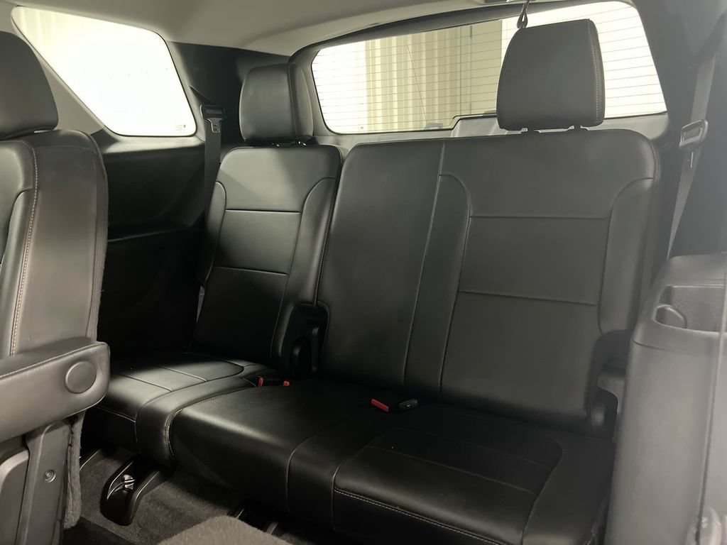 Used 2019 Chevrolet Traverse LT w/ LPO, Floor Liner Package FWD image 23