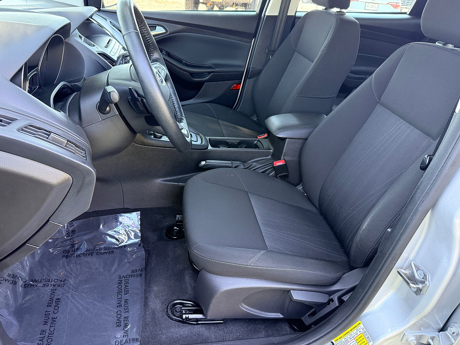 Used 2015 Ford Focus SE w/ SE Sport Package FWD image 31