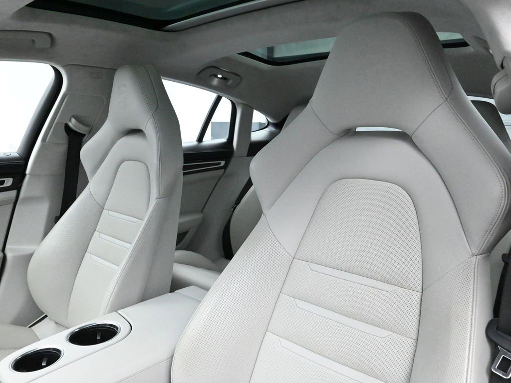 Certified 2020 Porsche Panamera GTS image 7