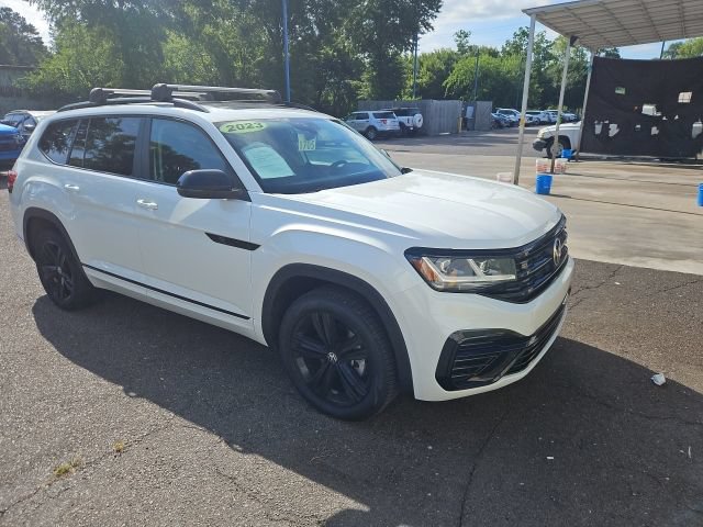 Used 2023 Volkswagen Atlas SEL R-Line AWD/4WD image 3