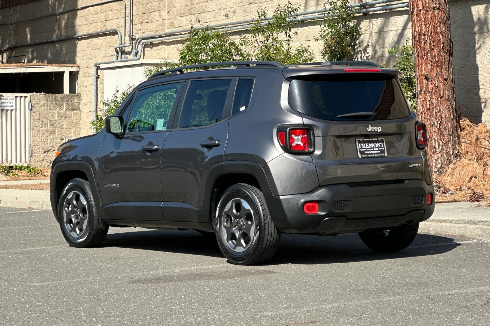 Used 2017 Jeep Renegade Sport w/ Power & Air Group FWD image 5