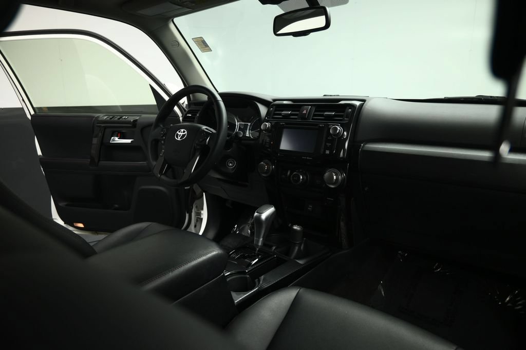 Used 2018 Toyota 4Runner TRD Off-Road Premium AWD/4WD image 68