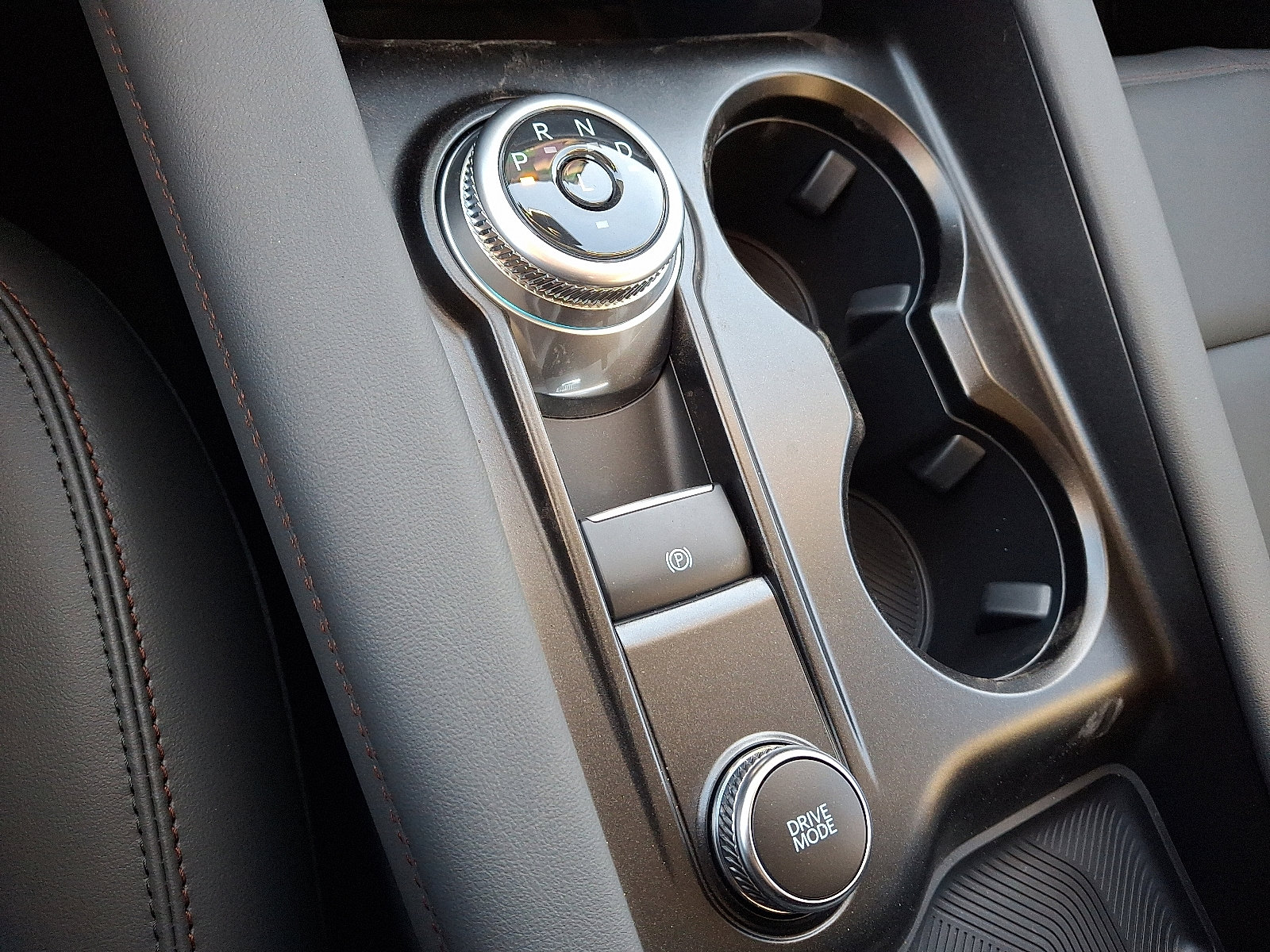 New 2026 Ford Explorer Active w/ Active Comfort Package image 9