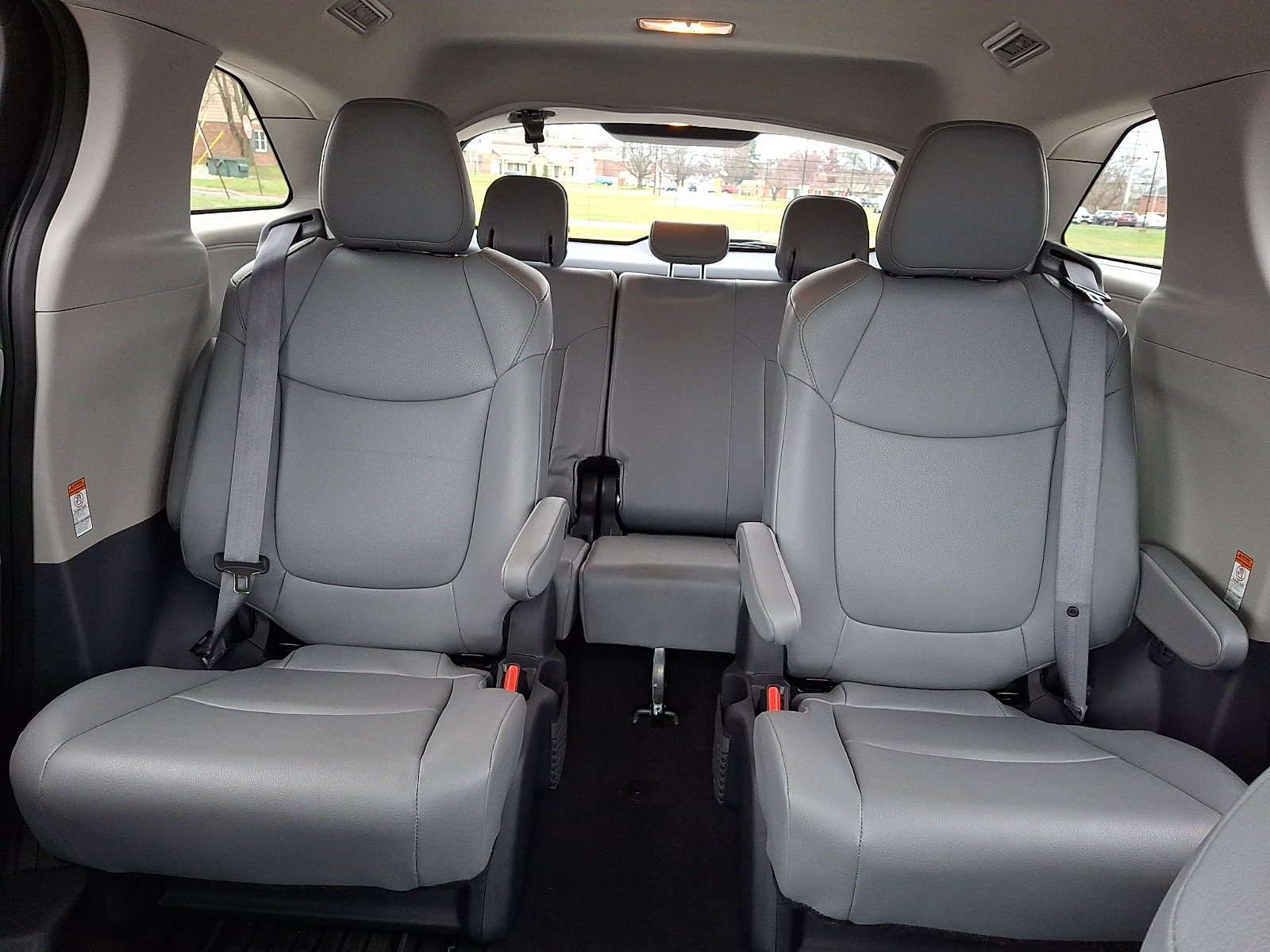 Used 2023 Toyota Sienna XLE AWD/4WD image 19