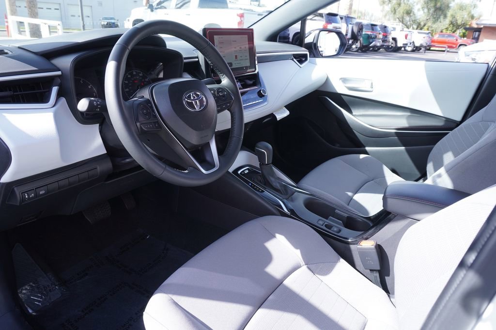 Used 2025 Toyota Corolla SE image 16