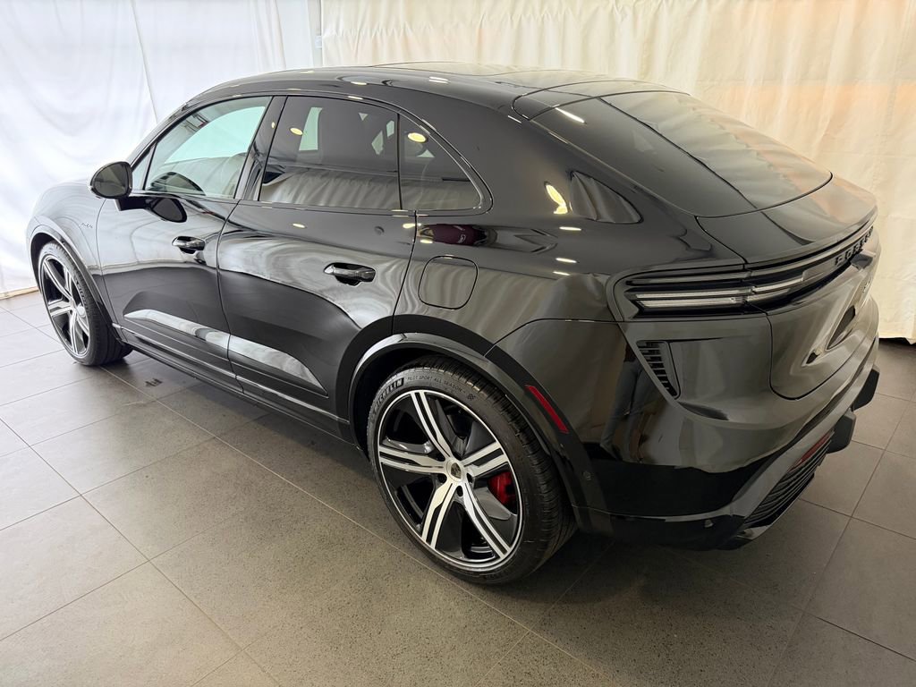 Certified 2025 Porsche Macan Turbo Electric AWD/4WD image 3