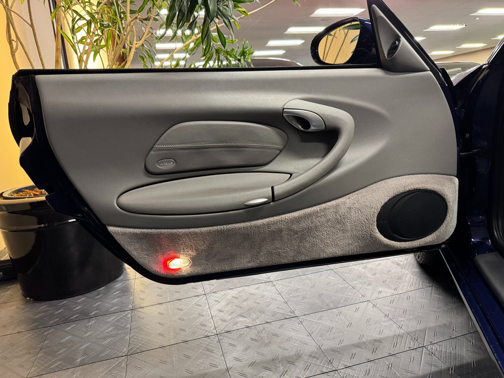 Used 2002 Porsche 911 Carrera image 46