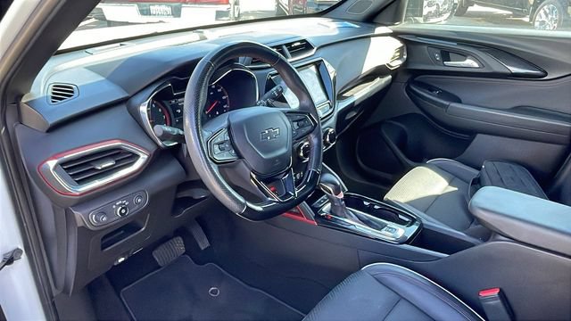 Used 2022 Chevrolet TrailBlazer RS w/ Sun and Liftgate Package FWD image 10