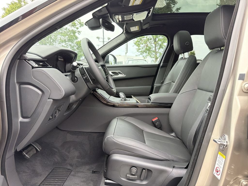 New 2026 Land Rover Range Rover Velar Belgravia AWD/4WD image 3