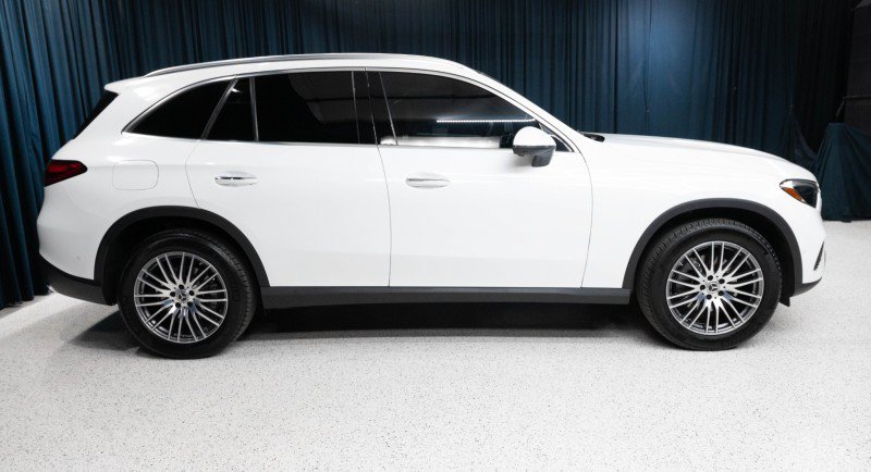 Certified 2026 Mercedes-Benz GLC 300 image 4