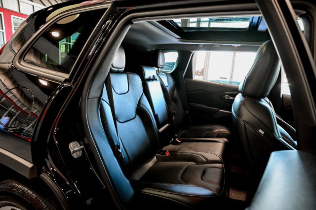 Used 2022 Jeep Cherokee Limited w/ Mopar Interior Package image 24