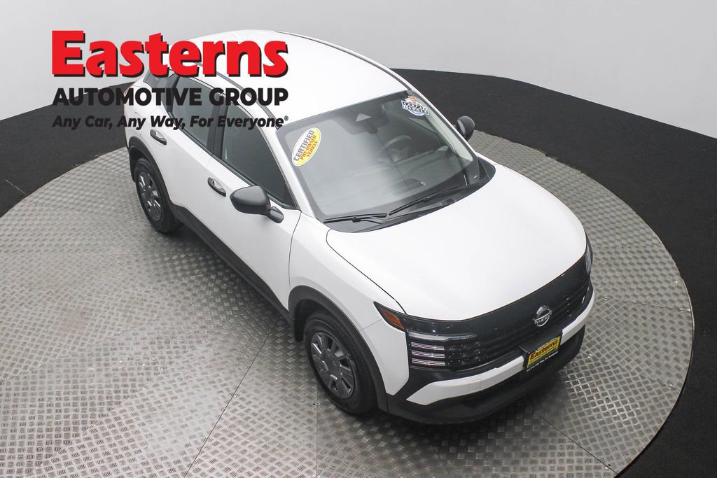 Used 2025 Nissan Kicks S image 3