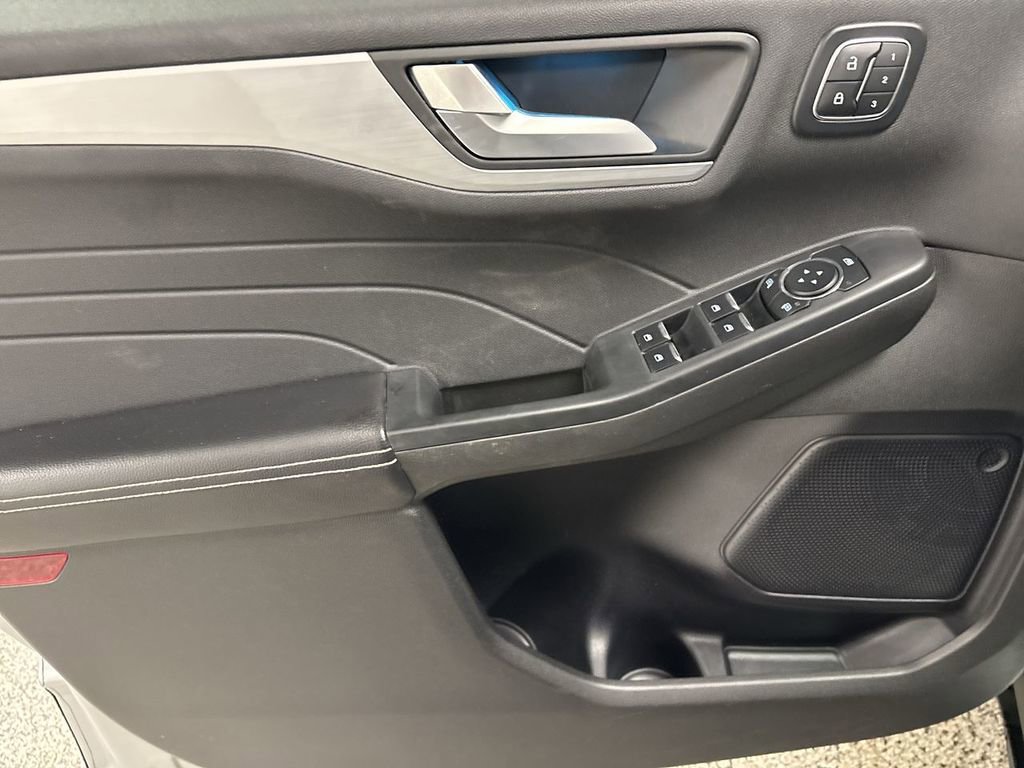 Used 2024 Ford Escape Platinum image 11