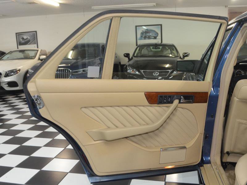 Used 1990 Mercedes-Benz 560 SEL image 31