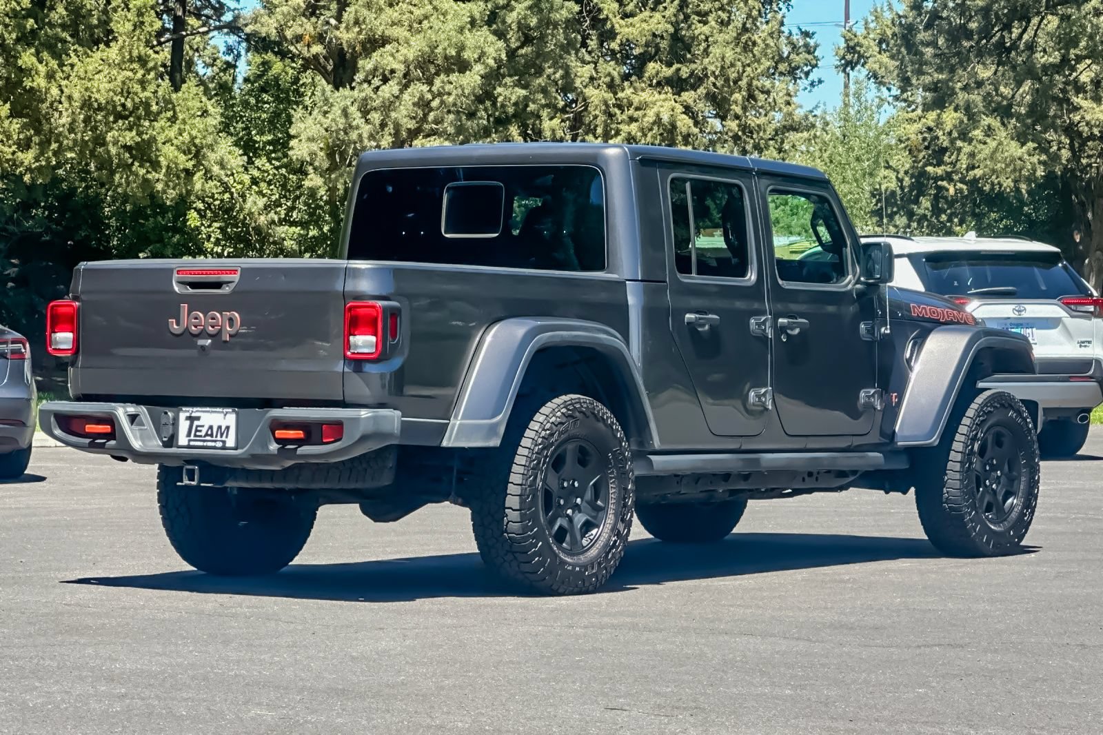 Used 2022 Jeep Gladiator Mojave w/ Trailer Tow Package AWD/4WD image 4