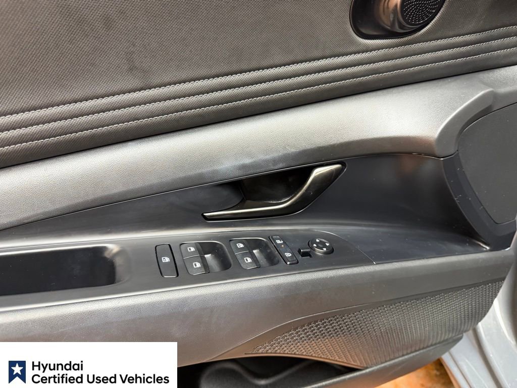 Certified 2025 Hyundai Elantra Sport image 23