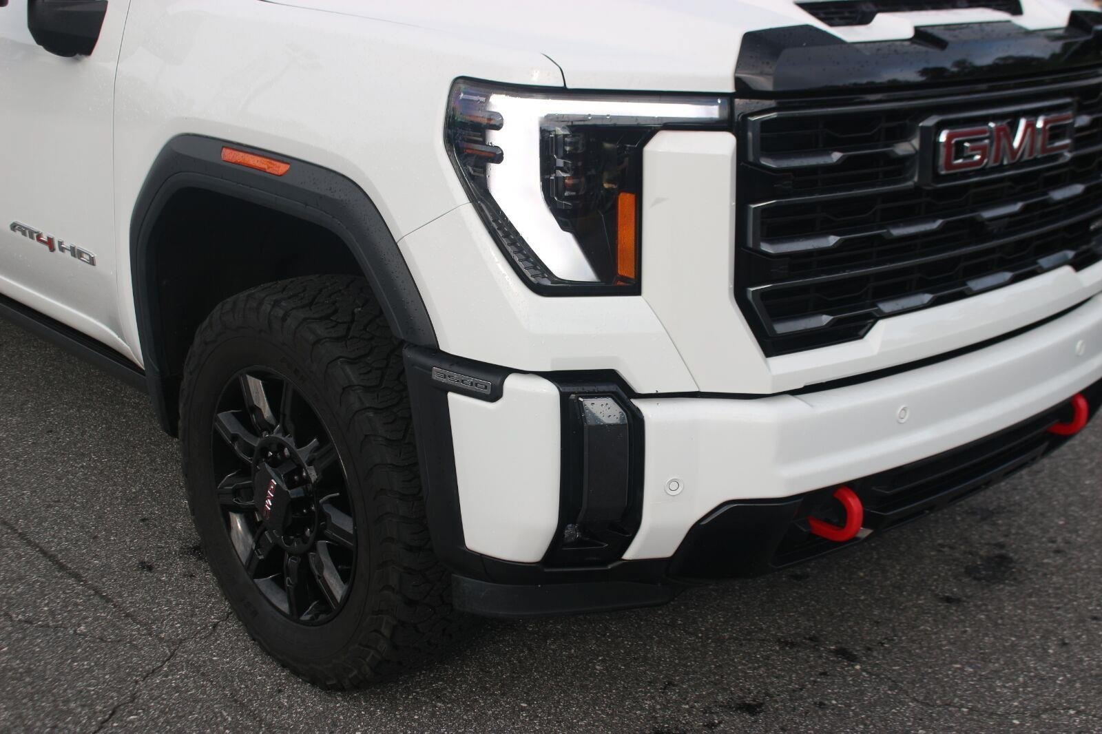Used 2024 GMC Sierra 3500 AT4 w/ AT4 Premium Plus Package AWD/4WD image 9