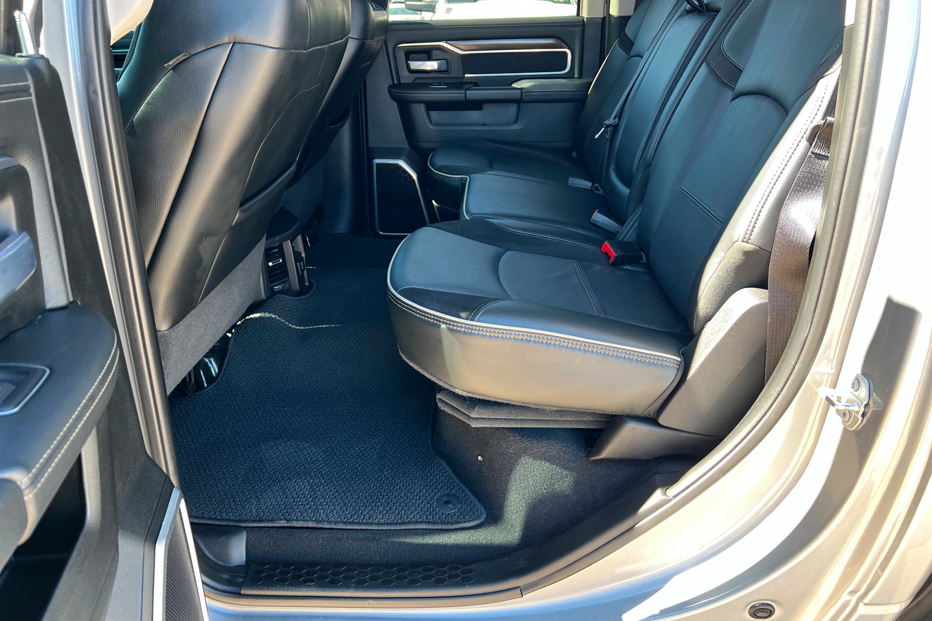 Certified 2024 RAM 2500 Laramie image 21