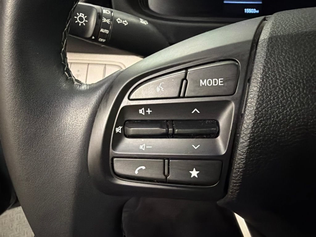 Used 2023 Hyundai Venue SEL FWD image 17