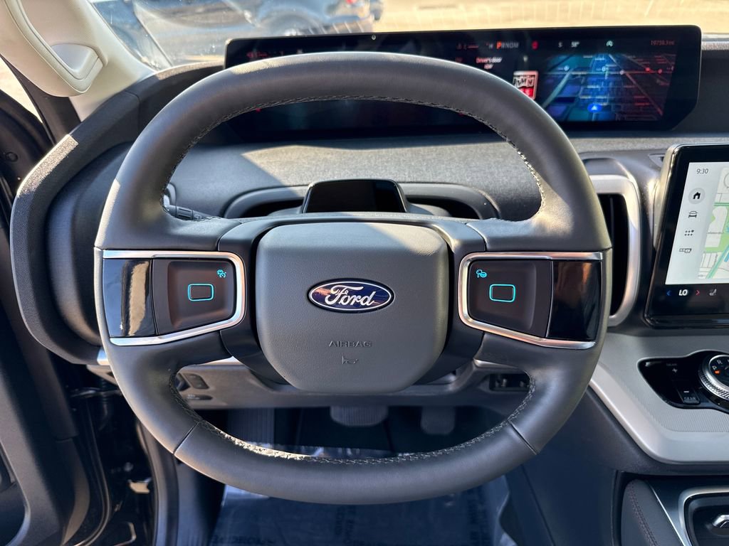 Certified 2025 Ford Expedition Active image 15