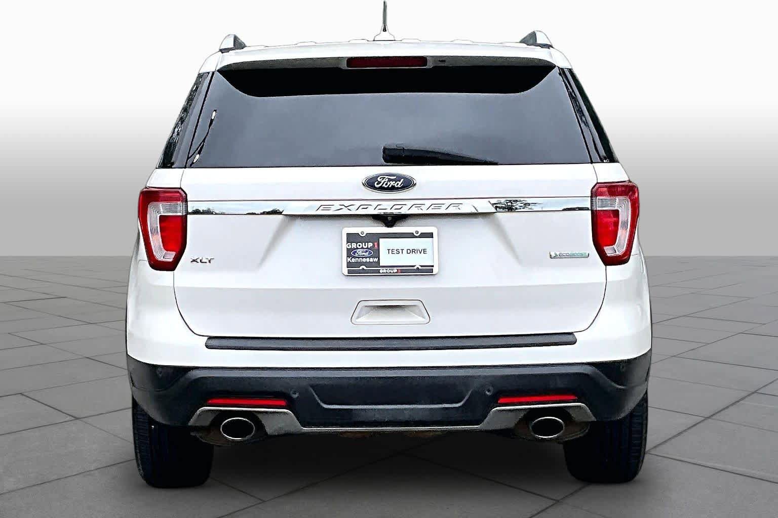 Used 2019 Ford Explorer XLT w/ Equipment Group 202A FWD image 5