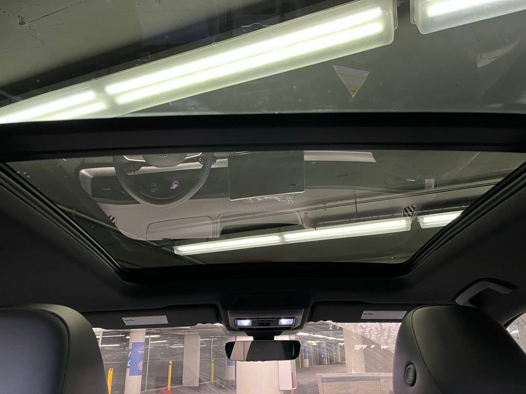 New 2026 Volkswagen Tiguan SE R-Line AWD/4WD image 10