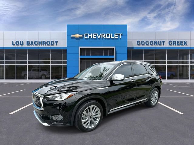 Used 2023 INFINITI QX50 Luxe w/ Accent Package FWD image 4