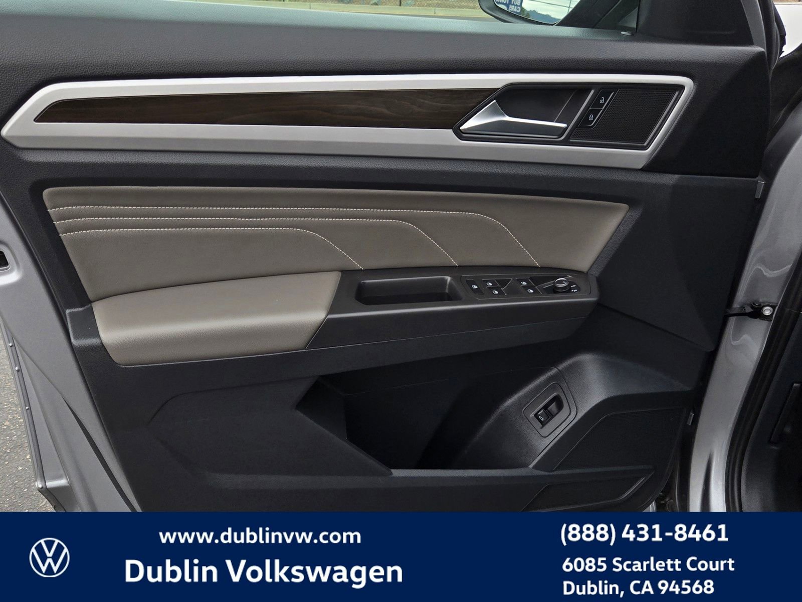 Used 2023 Volkswagen Atlas SE w/ Panoramic Sunroof Package image 10