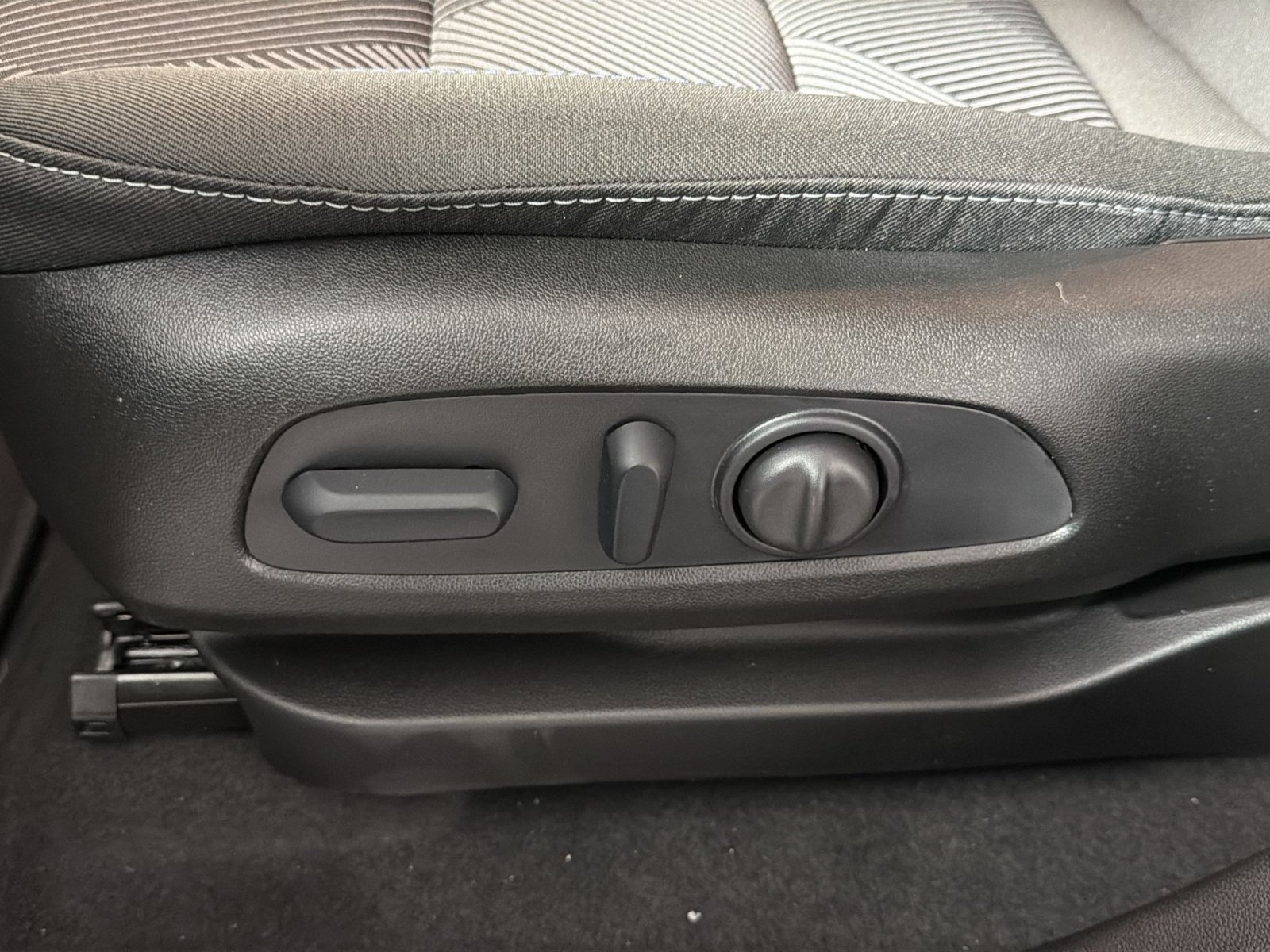 New 2027 Chevrolet Bolt LT w/ Comfort Package FWD image 14