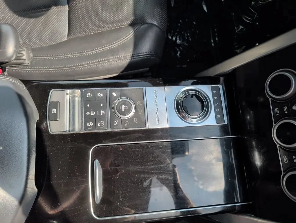 Used 2017 Land Rover Range Rover HSE AWD/4WD image 32
