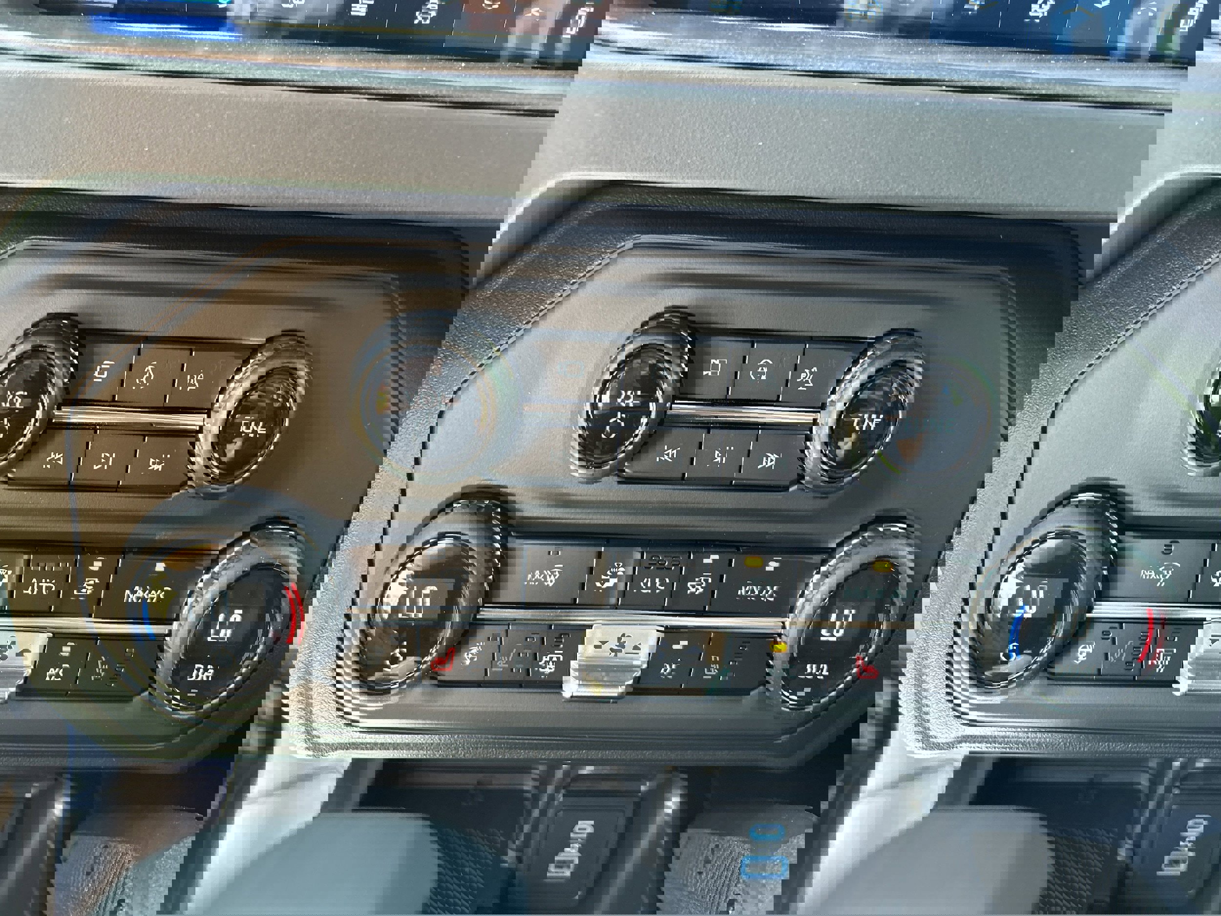 New 2025 Ford Bronco Badlands image 52