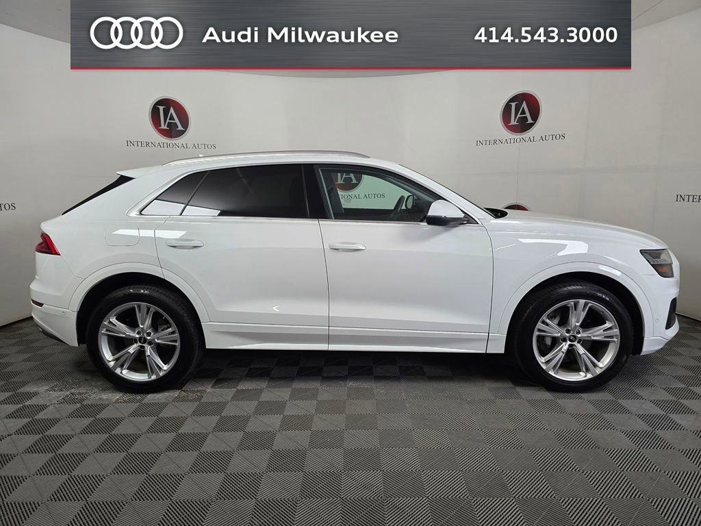 Used 2023 Audi Q8 Premium w/ Convenience Package AWD/4WD image 3