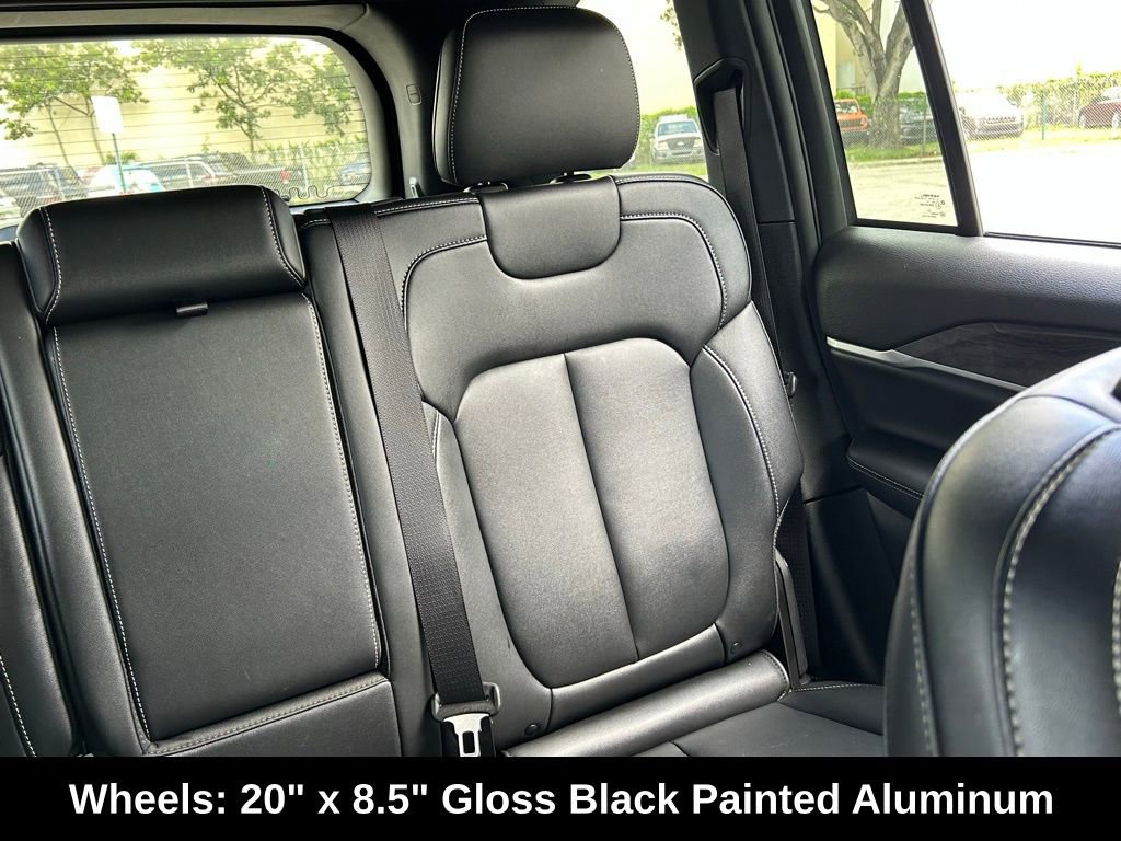 Certified 2024 Jeep Grand Cherokee Limited w/ Black Appearance Package image 17