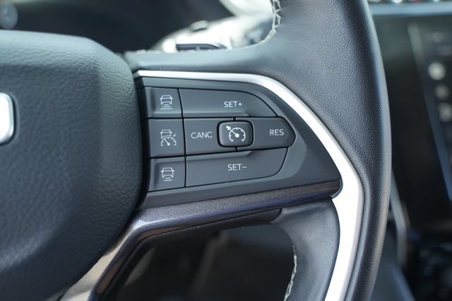 Used 2022 Jeep Grand Cherokee L Laredo w/ Luxury Tech Group I AWD/4WD image 35