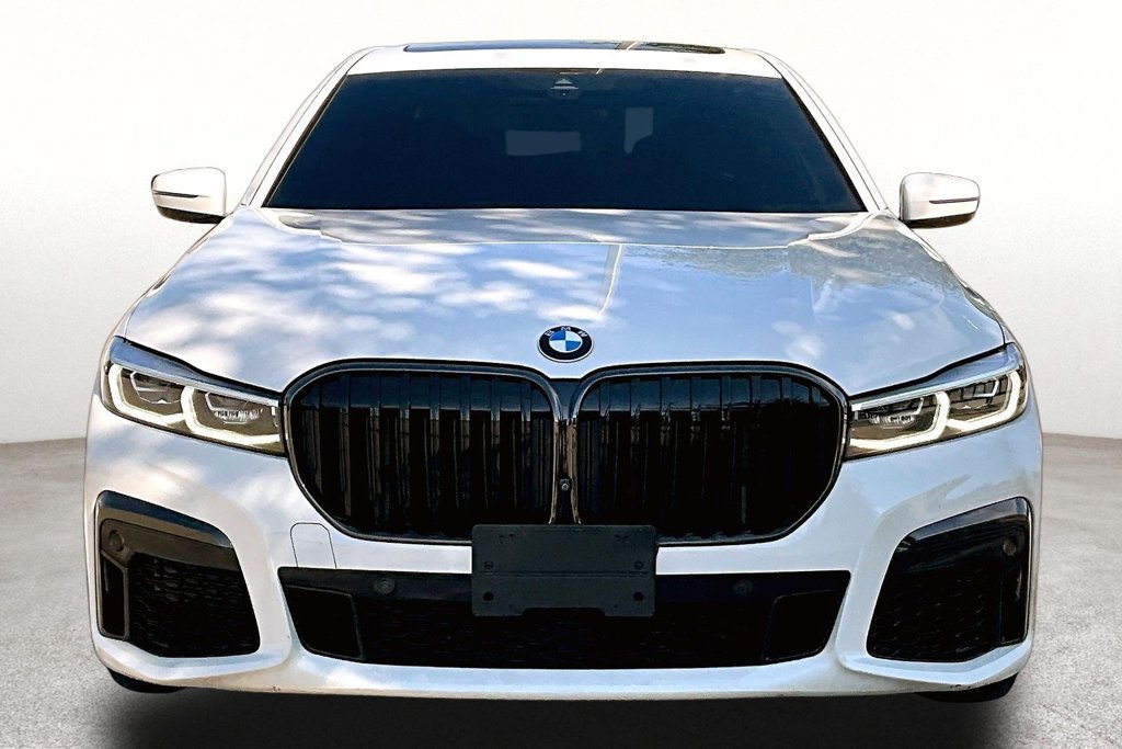 Used 2021 BMW 750i xDrive w/ Executive Package AWD/4WD image 3