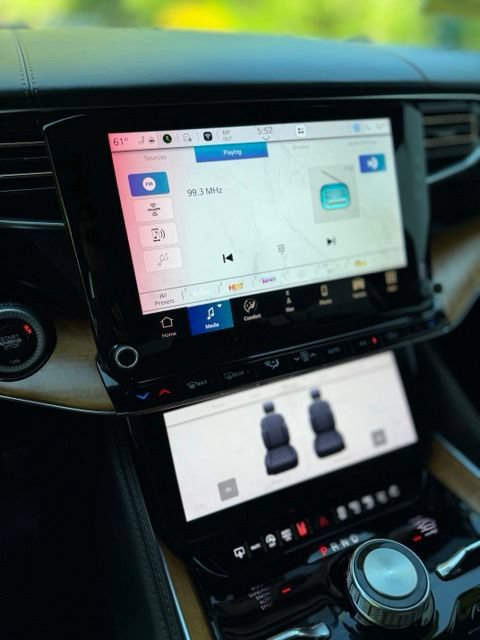 Used 2024 Jeep Grand Wagoneer L Series III AWD/4WD image 13
