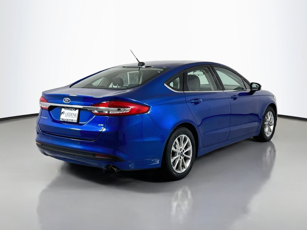 Used 2017 Ford Fusion SE FWD image 6
