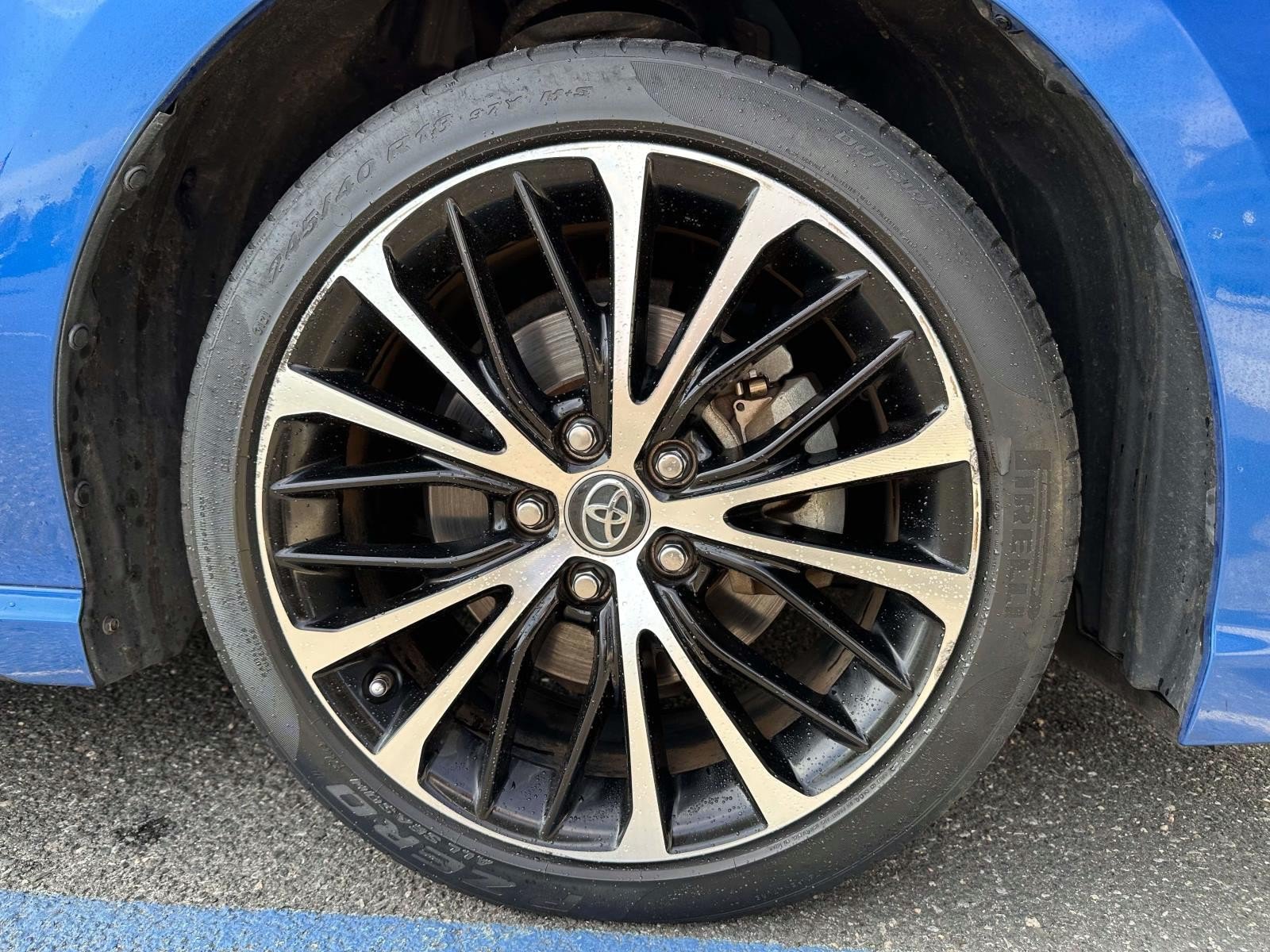 Used 2019 Toyota Camry SE FWD image 6