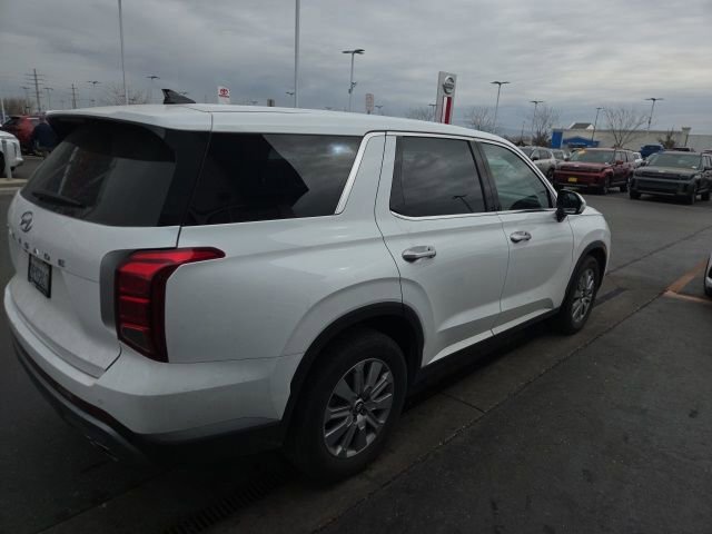 Used 2025 Hyundai Palisade SE FWD image 3